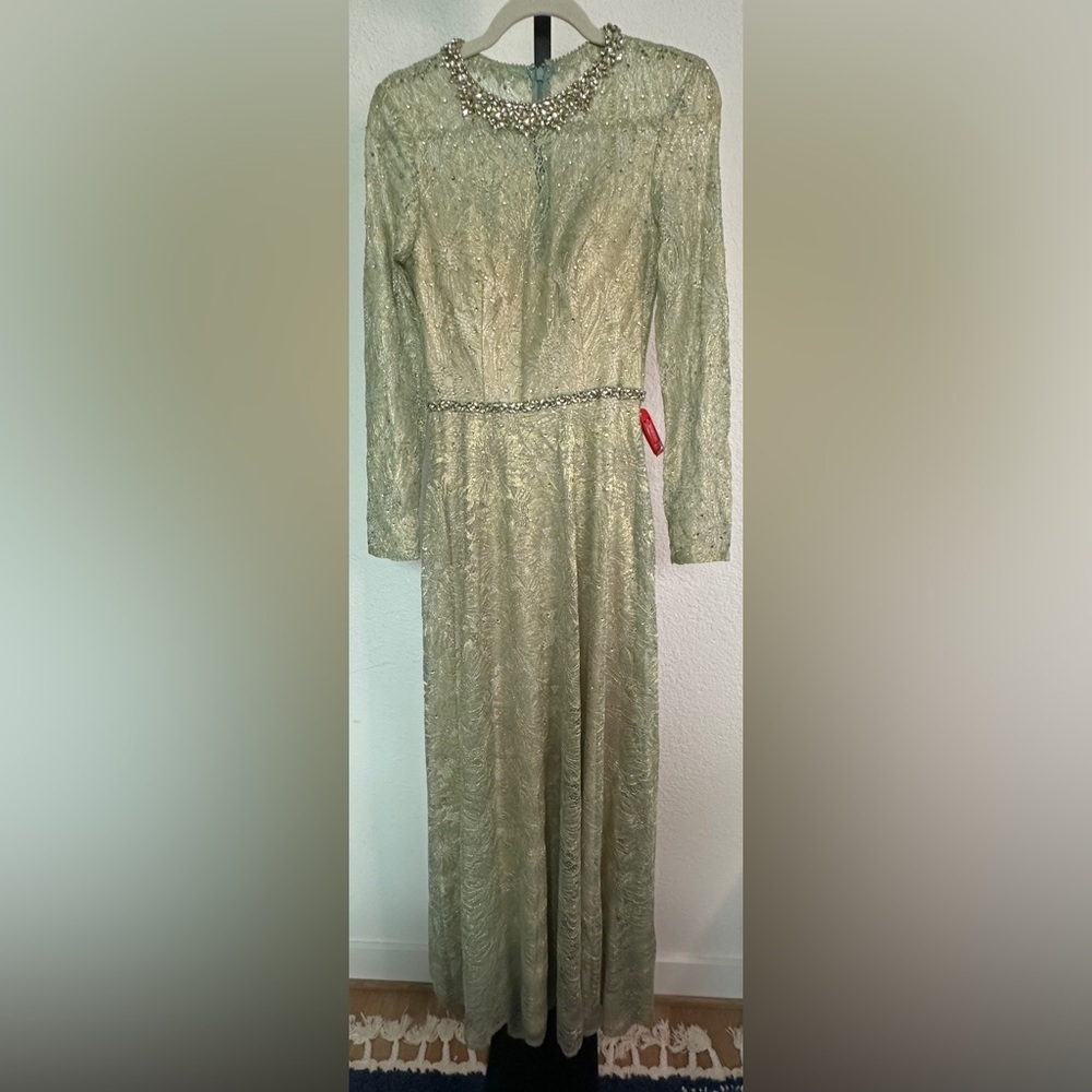 Mac Duggal | Long Sleeve Floral Lace Gown - Picture 3 of 6